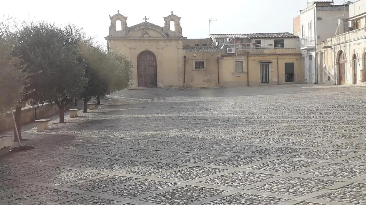 La Casa Nella Piazza Vila Noto 0*,  Itália