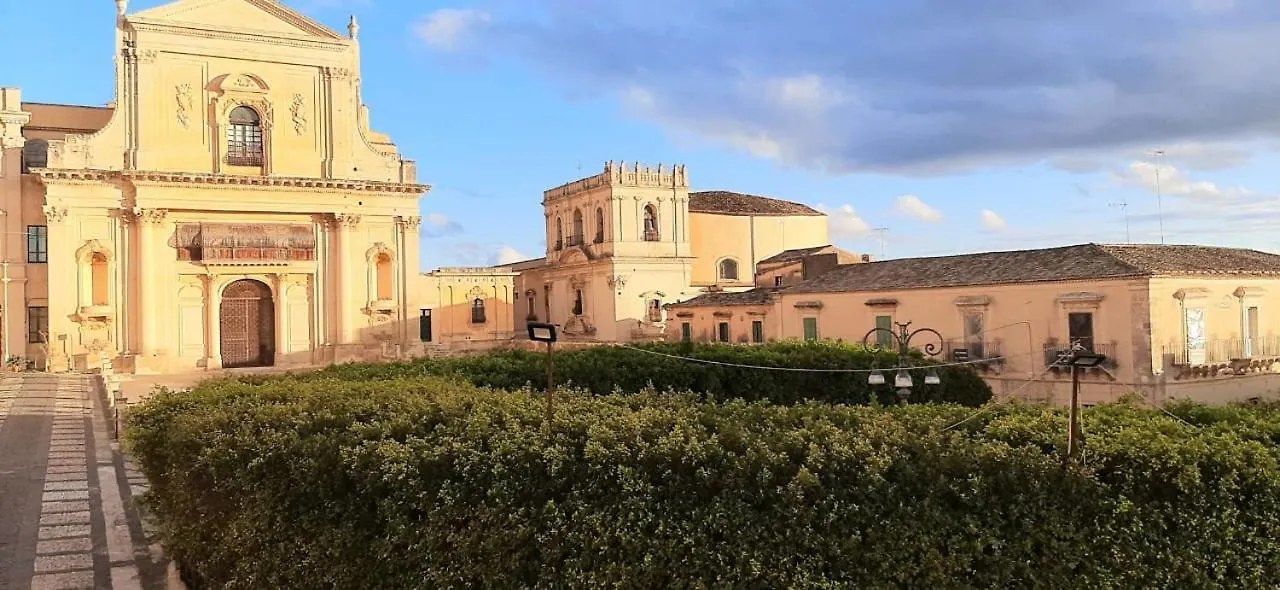 La Casa Nella Piazza Vila Noto Casa de Férias