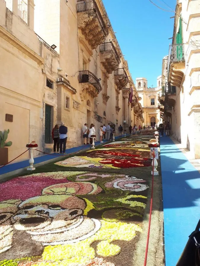 La Casa Nella Piazza Vila Noto Itália